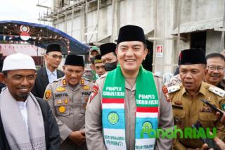 Kapolda Riau kunjungi Pondok Pesantren Darul Fikri